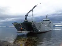 登陆艇，坦克 待售