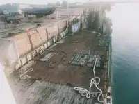 登陆艇，坦克 待售