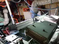登陆艇，坦克 待售