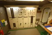登陆艇，坦克 待售