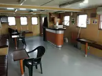 登陆艇，坦克 待售