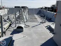 登陆艇，坦克 待售