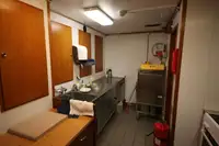 滚装船 待售