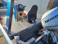 工作船 待售