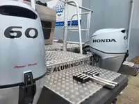 双体船 待售