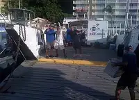 登陆艇，坦克 待售