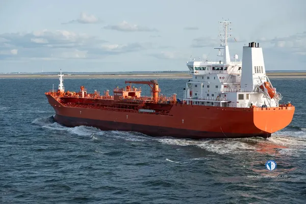 Oil/Chemical tanker for sale
