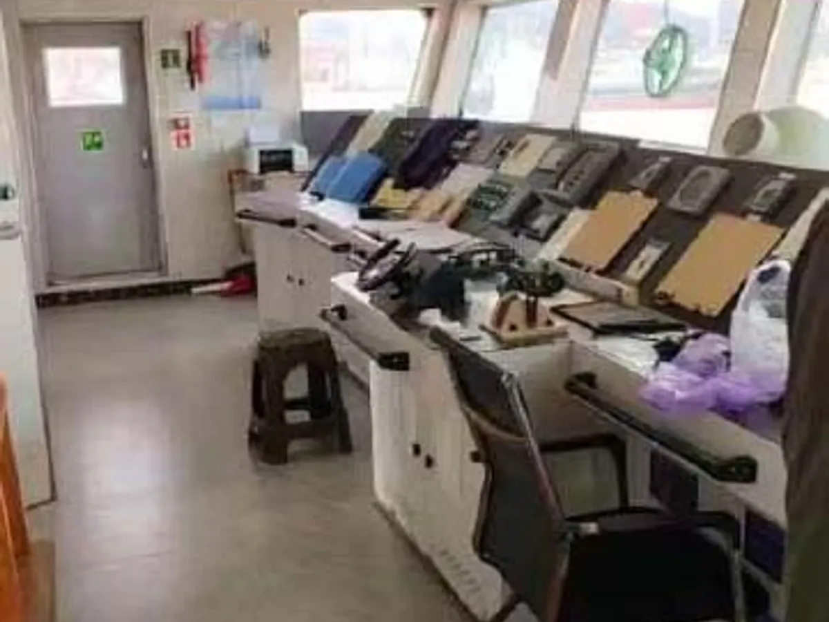 登陆艇,坦克 待售