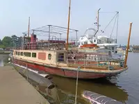 渡轮 待售