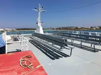 登陆艇，坦克 待售