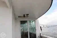 渡轮 待售