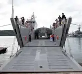 滚装船 待售