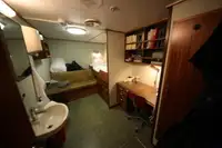 滚装船 待售