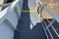 渡轮 待售