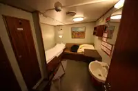滚装船 待售