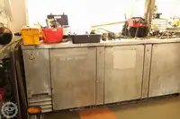 渡轮 待售
