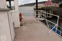 渡轮 待售