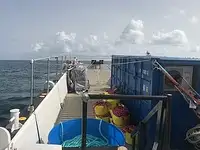 登陆艇，坦克 待售