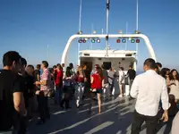渡轮 待售