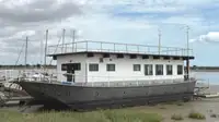 住宿驳船 待售