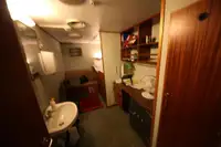滚装船 待售
