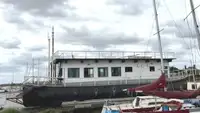 住宿驳船 待售