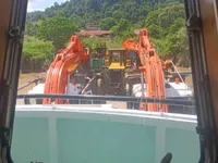 登陆艇，坦克 待售
