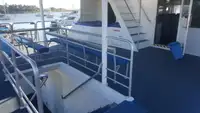 渡轮 待售