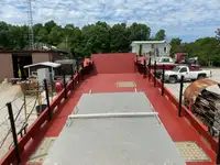 登陆艇，坦克 待售