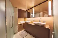 邮轮 待售