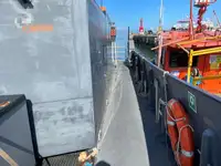 海上风电场服务船 待售