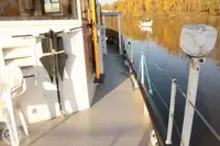 渡轮 待售