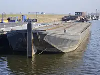 驳船 待售