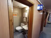 滚装船 待售