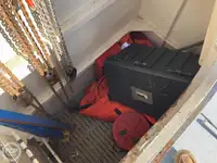 登陆艇，坦克 待售