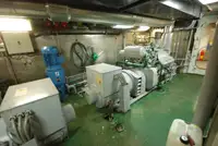 登陆艇，坦克 待售