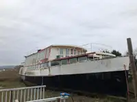 渡轮 待售