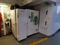 滚装船 待售