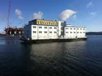 Floating hotel 出售