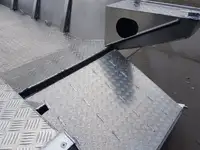 登陆艇，坦克 待售