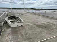 住宿驳船 待售