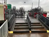 渡轮 待售