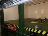 集装箱船 待售