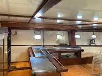 渡轮 待售
