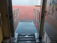 渡轮 待售