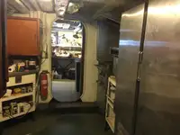 登陆艇，坦克 待售